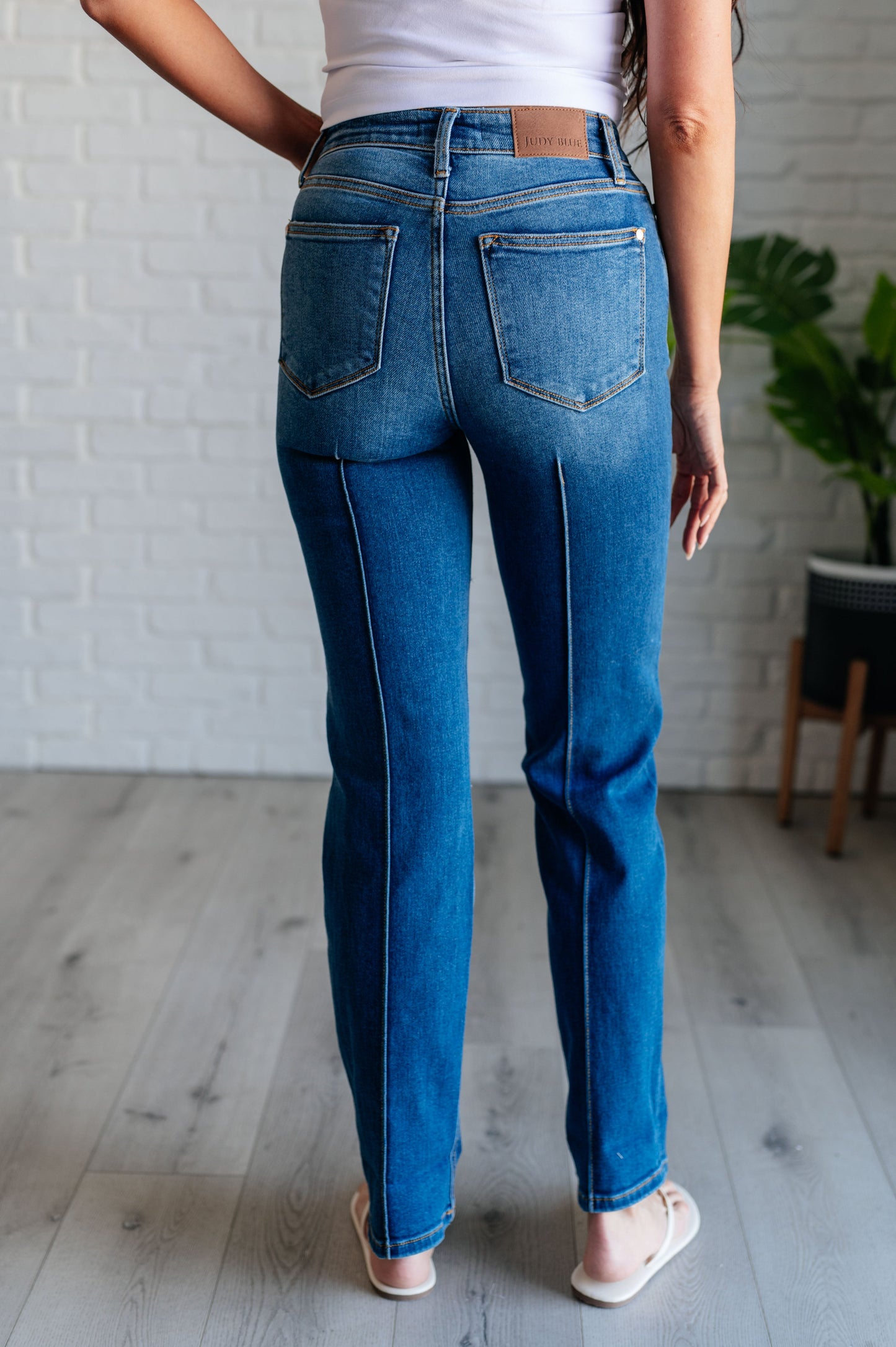 Judy Blue Campbell High Rise Center Seam Detail Straight Jeans